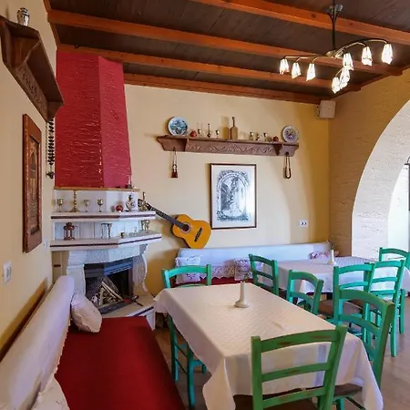 Bineri Hotel 3*