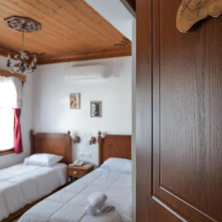 Bineri Hotel 3*