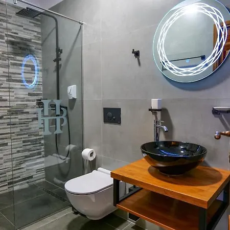 Bineri Hotel 3*