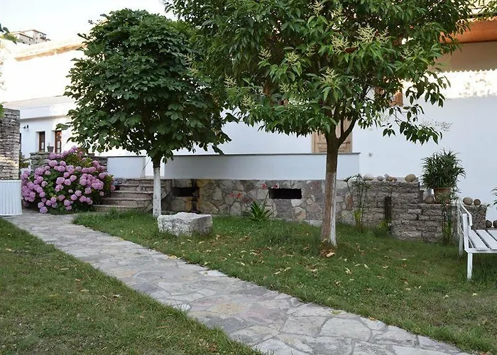 Bineri 3*